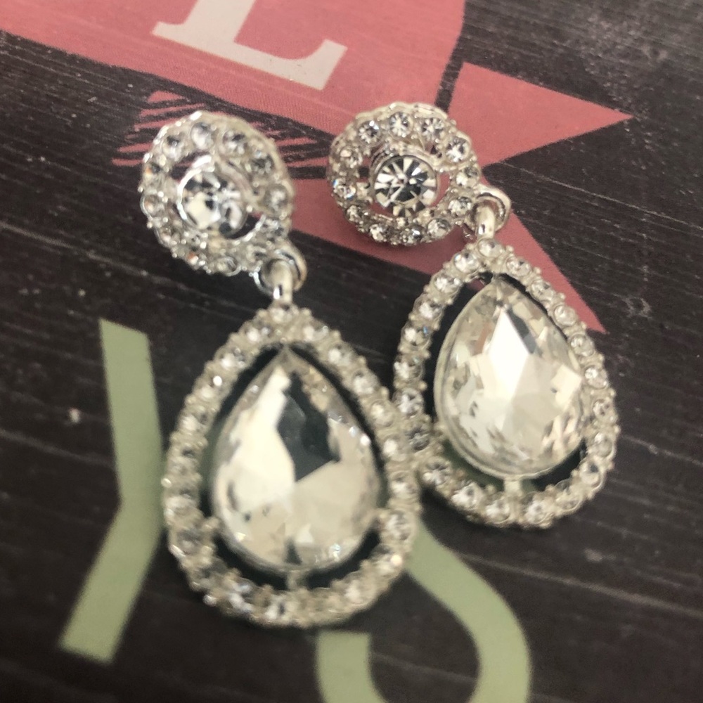 Ice dangling Crystal &Cubic zirconia Post Earrings - Picture 2 of 8